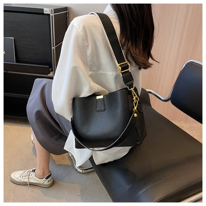 2024 New Trendy and Fashionable Handbag, High end and Western Style, Versatile in Summer, Crossbody Bucket Bag