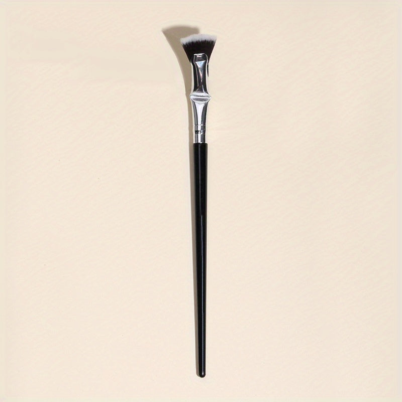 Get Natural Lifted Eyelashes With Our Professional Mascara Fan Brush 1pc Makeup Brush - No Smearing Or Clumping!